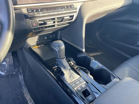 Used 2025 Toyota Camry XLE w/ Premium Package image 28