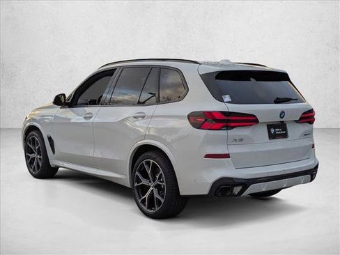 New 2026 BMW X5 xDrive50e image 8