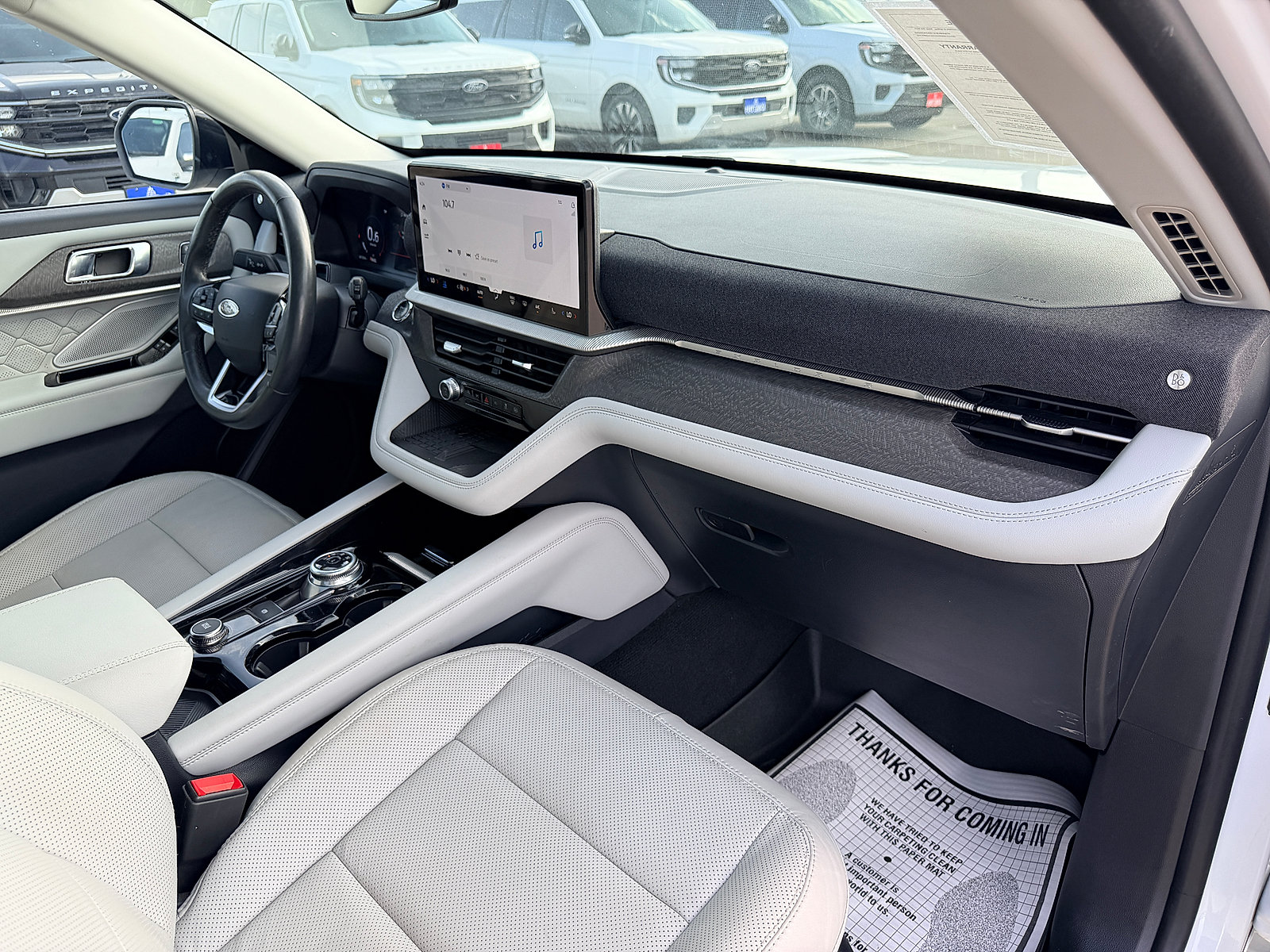 Used 2025 Ford Explorer Platinum w/ Ultimate Package AWD/4WD image 12