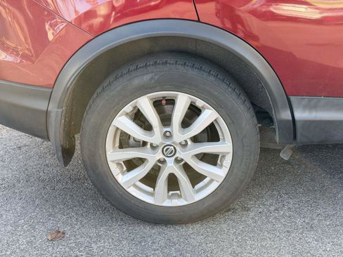 Used 2020 Nissan Rogue Sport SV image 9