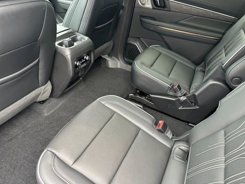 New 2026 Buick Enclave Avenir w/ Super Cruise Package FWD image 12