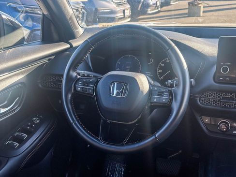 Certified 2025 Honda HR-V Sport image 18