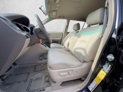 Used 2004 Toyota Highlander 2WD V6 image 16