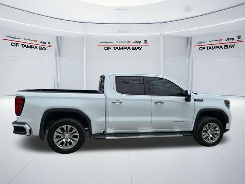 Used 2022 GMC Sierra 1500 Denali AWD/4WD image 9
