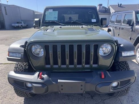 Used 2022 Jeep Wrangler Unlimited Rubicon image 2
