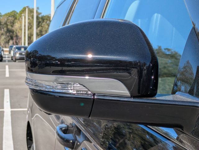 New 2026 Lincoln Navigator Premiere AWD/4WD image 12