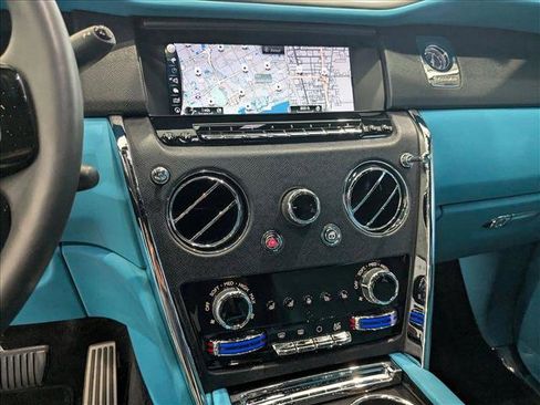 Used 2024 Rolls-Royce Cullinan image 15