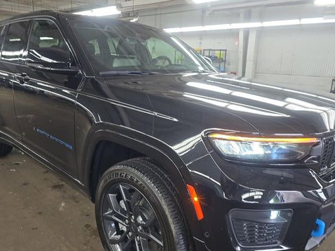 Used 2024 Jeep Grand Cherokee Limited 4xe AWD/4WD image 2