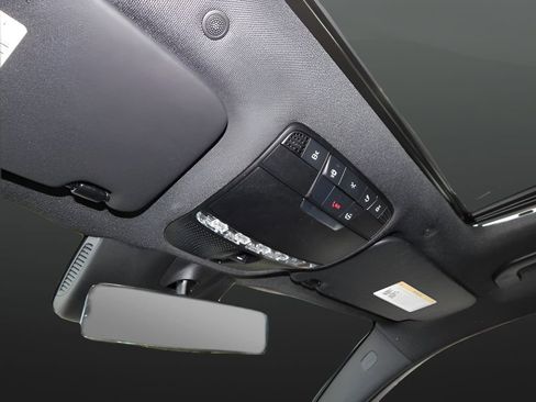 Used 2022 Mercedes-Benz GLC 300 4MATIC Coupe image 16