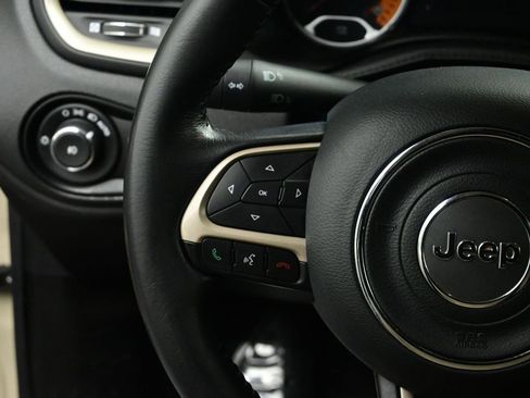 Used 2016 Jeep Renegade 75th Anniversary image 4