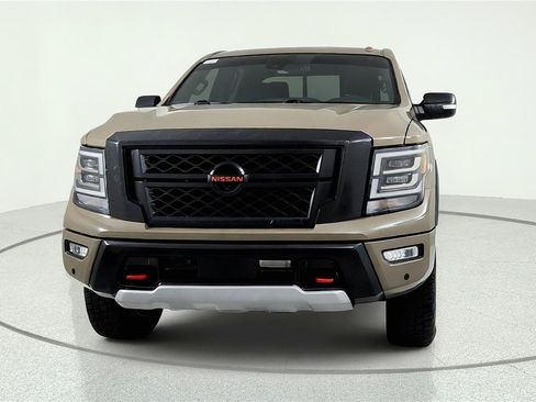 Used 2021 Nissan Titan PRO-4X w/ Pro-4x Convenience Package AWD/4WD image 14