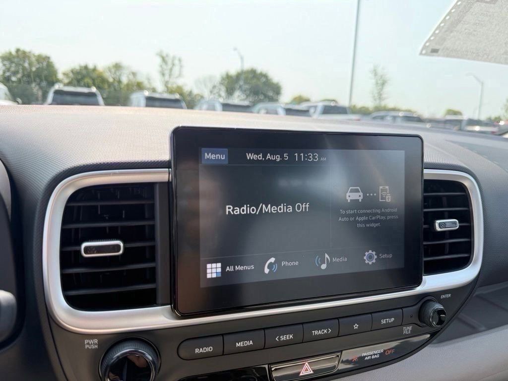 Certified 2024 Hyundai Venue SEL FWD image 16