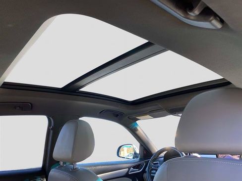 Used 2018 Audi Q3 2.0T Premium Plus w/ Premium Plus Package image 22