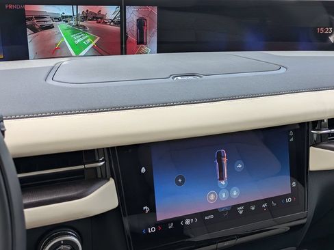 New 2027 Lincoln Navigator Premiere RWD image 23