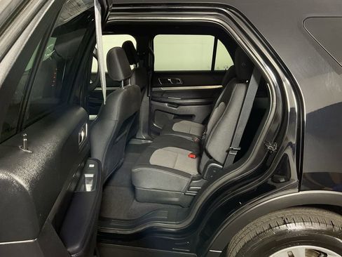 Used 2018 Ford Explorer XLT AWD/4WD image 33