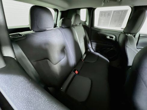 Used 2023 Jeep Renegade Latitude AWD/4WD image 25