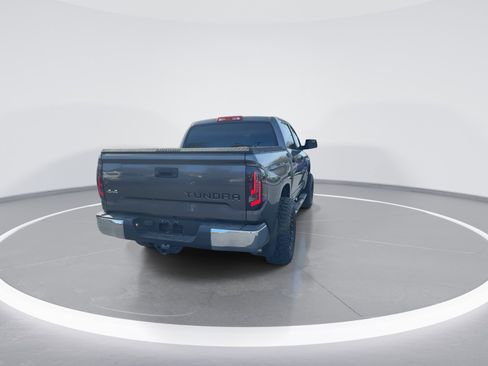 Used 2017 Toyota Tundra SR5 image 8