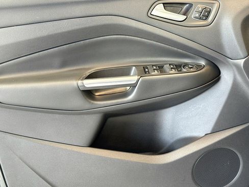 Used 2017 Ford Escape Titanium image 17