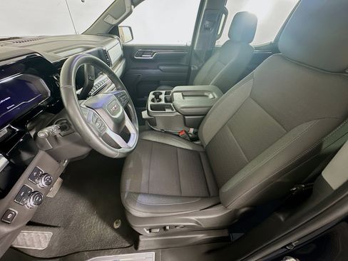 Used 2024 GMC Sierra 1500 Elevation image 13