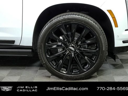 Used 2026 Cadillac Escalade Platinum Sport w/ LPO, ONYX Package image 43