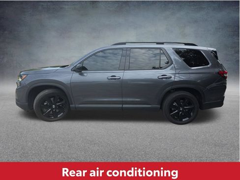 Used 2025 Honda Pilot Black Edition image 10