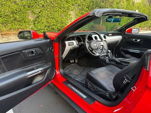 Used 2017 Ford Mustang Premium image 9
