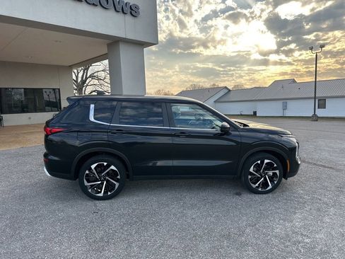 Used 2024 Mitsubishi Outlander SE image 8