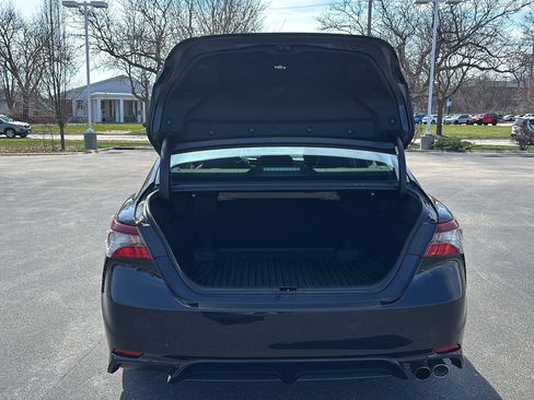 Used 2023 Toyota Camry SE image 6