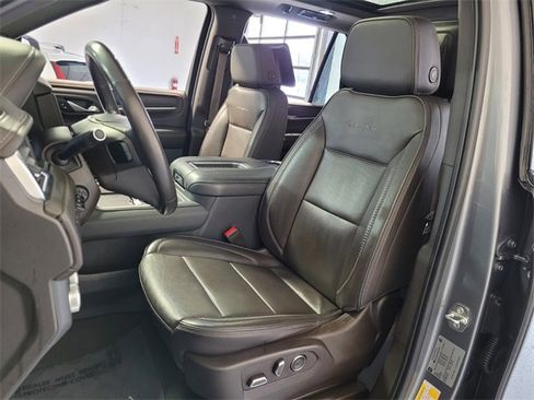 Used 2021 GMC Yukon Denali w/ Denali Premium Package image 9