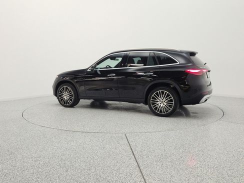 Used 2024 Mercedes-Benz GLC 300 image 8