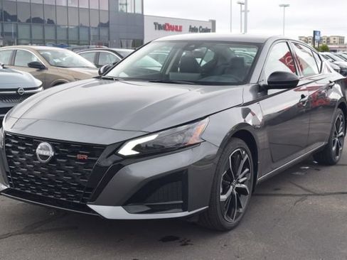 New 2026 Nissan Altima 2.5 SR AWD/4WD image 3