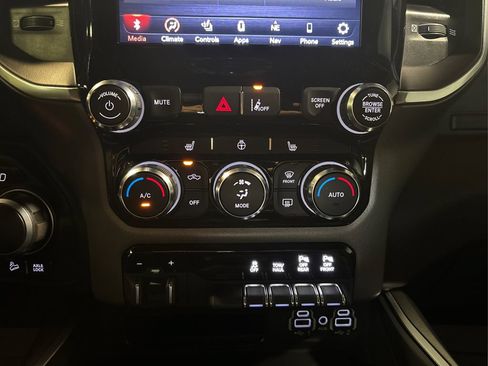 Used 2021 RAM 1500 Big Horn AWD/4WD image 33