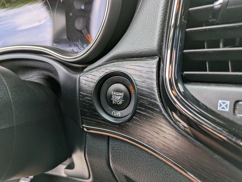 Used 2019 Jeep Grand Cherokee High Altitude RWD image 29