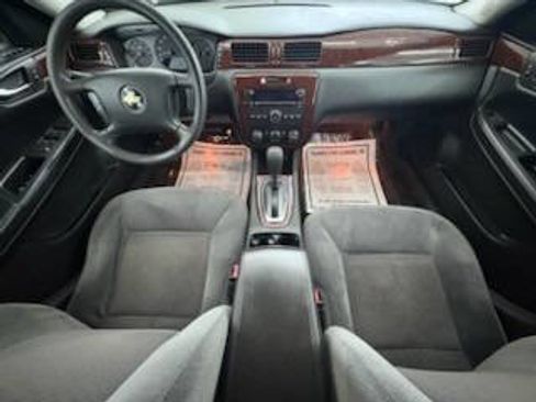 Used 2011 Chevrolet Impala LS image 9