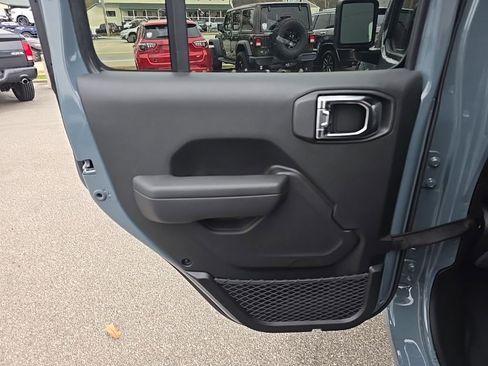 New 2026 Jeep Gladiator Sport image 15