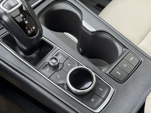 Used 2019 Cadillac XT4 Premium Luxury image 16