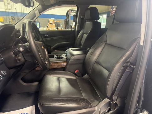 Certified 2020 Chevrolet Tahoe LT w/ Luxury Package AWD/4WD image 9