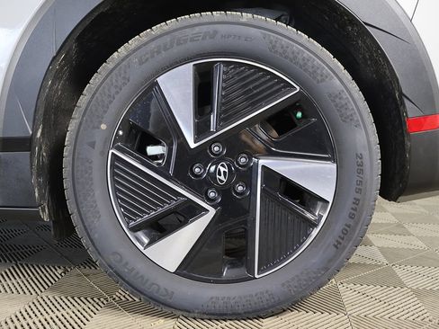 Used 2025 Hyundai Ioniq 5 SE RWD image 18