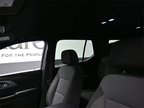 Used 2023 Chevrolet Traverse LT w/ Midnight/Sport Edition image 17