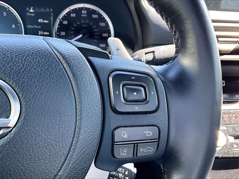 Used 2022 Lexus IS 300 image 21
