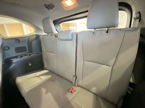 Used 2023 Toyota Highlander Platinum AWD/4WD image 26