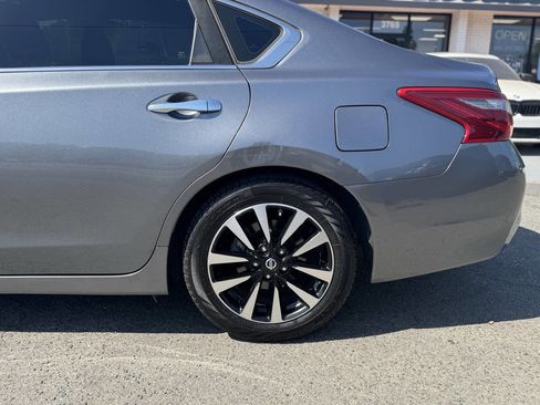 Used 2018 Nissan Altima 2.5 SV FWD image 19