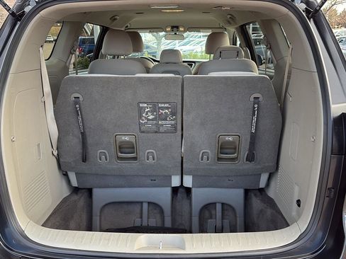 Used 2020 Kia Sedona LX image 7