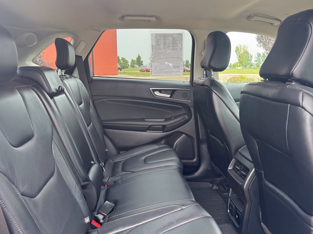 Certified 2020 Ford Edge Titanium AWD/4WD image 30