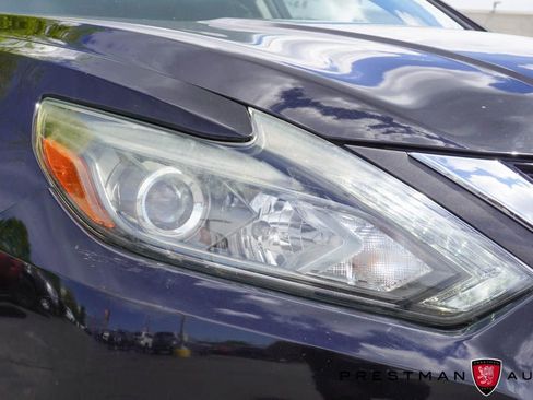 Used 2017 Nissan Altima 2.5 SR w/ Midnight Edition Package FWD image 12