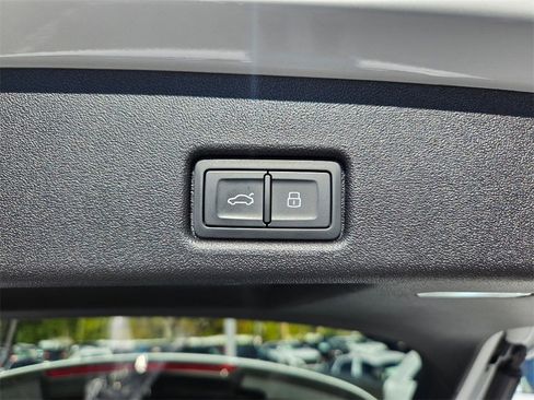 New 2025 Audi Q5 2.0T Premium Plus image 23