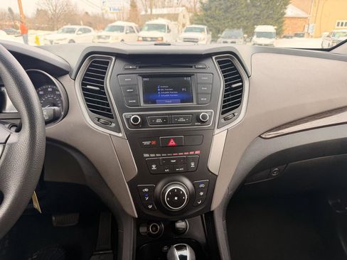Used 2017 Hyundai Santa Fe Sport image 28