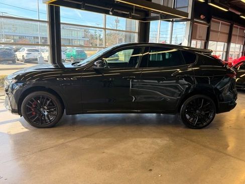 Used 2022 Maserati Levante Modena image 3