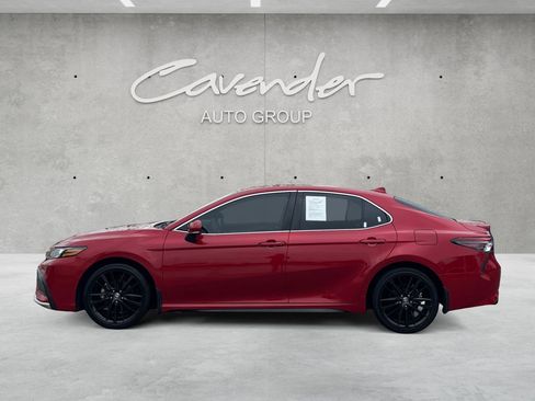 Used 2022 Toyota Camry XSE image 12