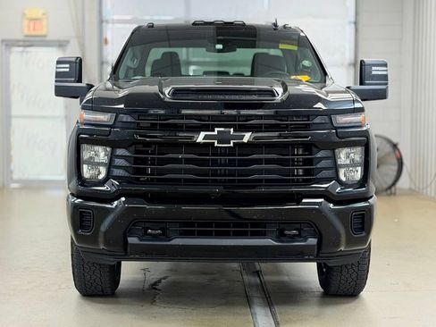 Used 2026 Chevrolet Silverado 2500 Custom w/ Custom Blackout Package AWD/4WD image 2